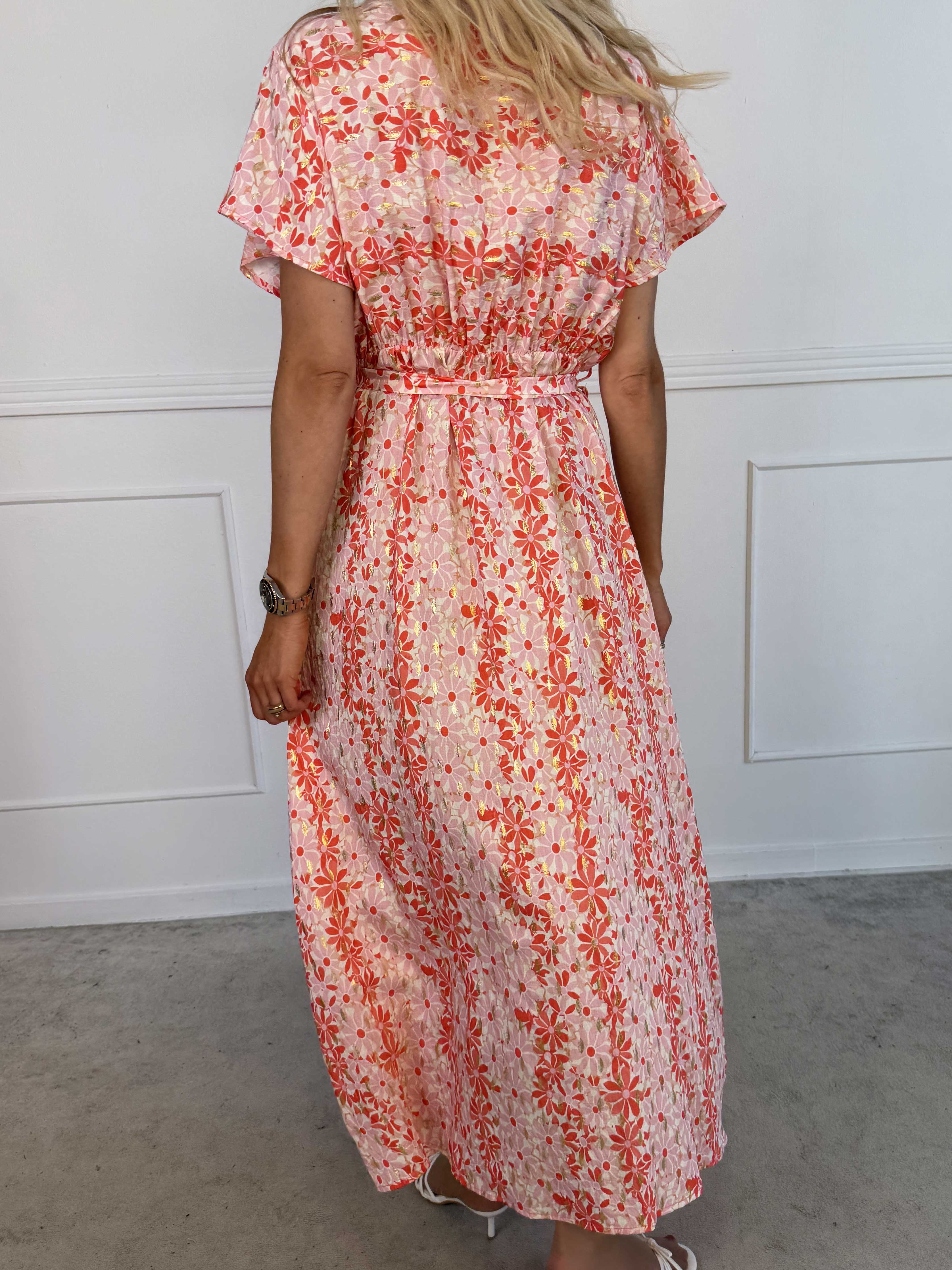 Rima - Lang blomstret kjole i viskose med guld dutter